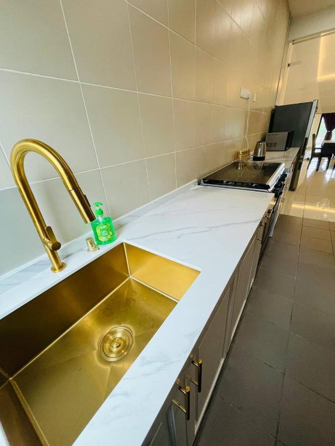 Homestay 3Br Near Setia Alam 샤알람 외부 사진