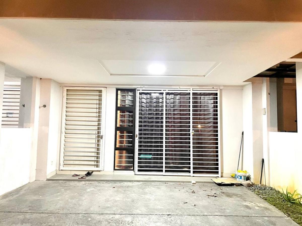 Homestay 3Br Near Setia Alam 샤알람 외부 사진